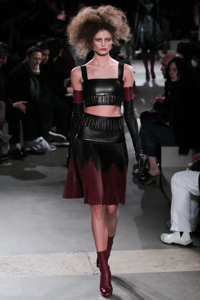 Look 18